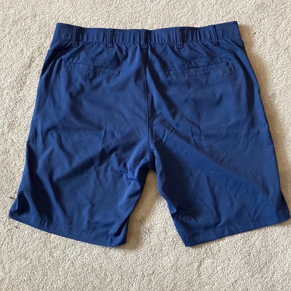 Men’s Under Armour Showdown Golf Shorts. Great Condition. Light, Stretchy Fabric - Picture 2 of 4